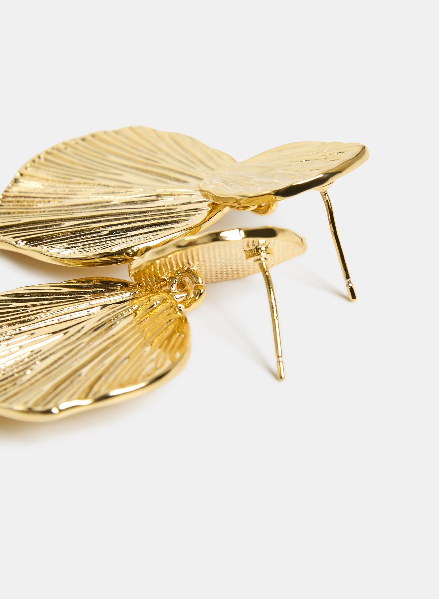 VEE EARRINGS